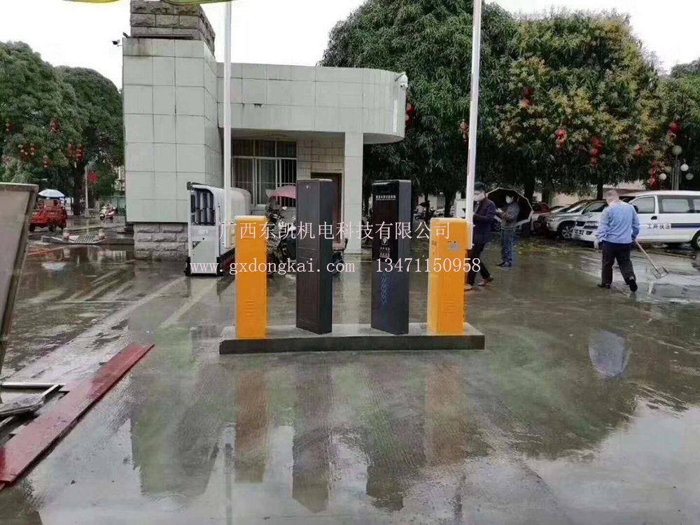 300萬(wàn)像素車(chē)牌識別系統-1
